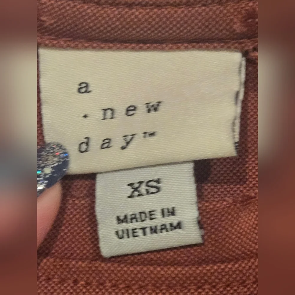 A New Day Sleeveless Brown Women's Top - Picture 6 of 8